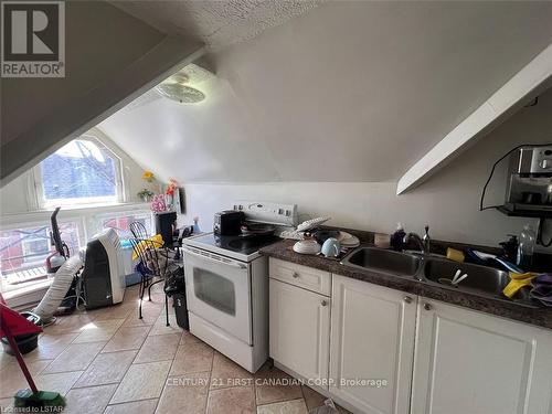 585 Colborne St, London, ON - Indoor Photo Showing Kitchen With Double Sink