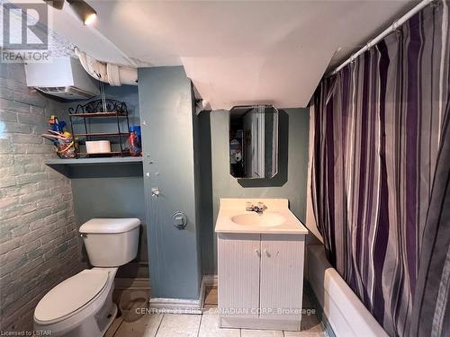 585 Colborne St, London, ON - Indoor Photo Showing Bathroom