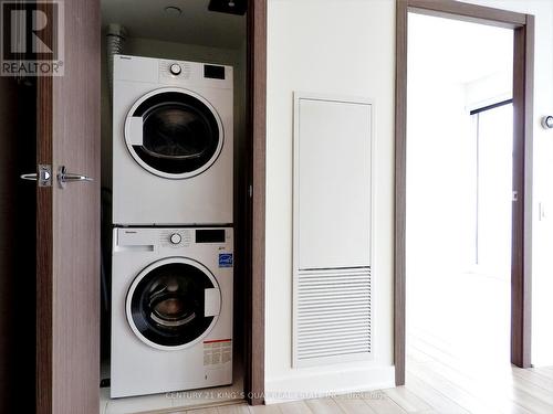 #3007 -17 Bathurst St, Toronto, ON - Indoor Photo Showing Laundry Room
