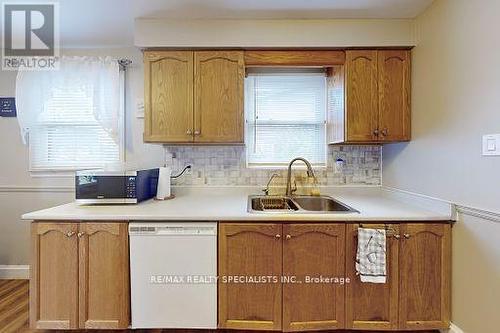 408 Century St, Oshawa, ON - Indoor Photo Showing Kitchen With Double Sink