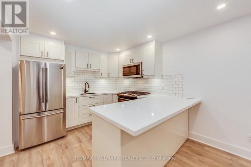 327 Kenilworth Ave, Toronto, ON - Indoor Photo Showing Kitchen With Upgraded Kitchen