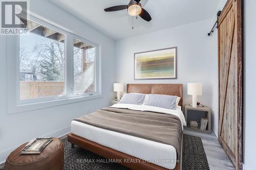 327 Kenilworth Ave, Toronto, ON - Indoor Photo Showing Bedroom