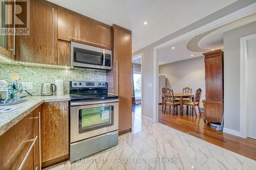 338 Willowdale Ave, Toronto, ON - Indoor Photo Showing Kitchen