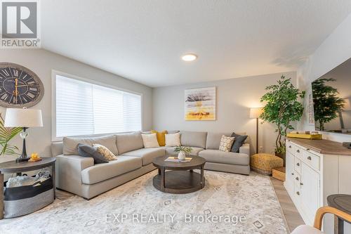 317 Edgehill Dr, Barrie, ON - Indoor Photo Showing Living Room