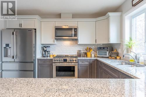 317 Edgehill Dr, Barrie, ON - Indoor Photo Showing Kitchen With Double Sink With Upgraded Kitchen