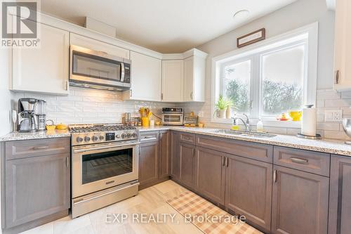 317 Edgehill Drive, Barrie, ON - Indoor Photo Showing Kitchen
