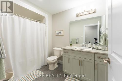 317 Edgehill Dr, Barrie, ON - Indoor Photo Showing Bathroom
