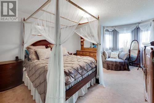 19 Gadwall Ave, Barrie, ON - Indoor Photo Showing Bedroom