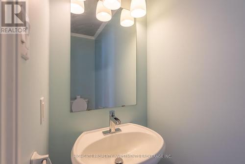 21 Stollar Blvd, Barrie, ON - Indoor Photo Showing Bathroom