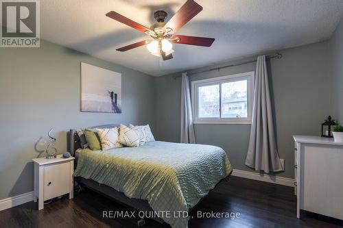114 Nicholas St, Quinte West, ON - Indoor Photo Showing Bedroom