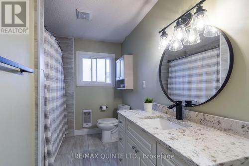 114 Nicholas St, Quinte West, ON - Indoor Photo Showing Bathroom