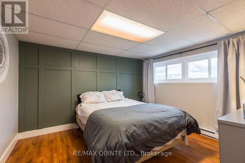 114 Nicholas St, Quinte West, ON - Indoor Photo Showing Bedroom