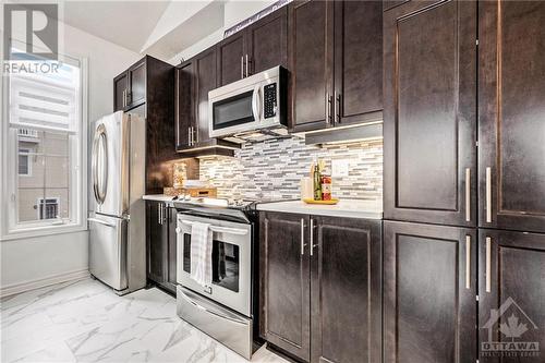 282 Kinghaven Crescent, Ottawa, ON - Indoor Photo Showing Kitchen With Stainless Steel Kitchen