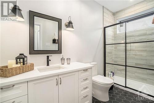 209 Des Violettes Street, Hammond, ON - Indoor Photo Showing Bathroom
