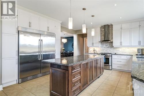 117 Dewmont Street, Ottawa, ON - Indoor Photo Showing Kitchen With Upgraded Kitchen