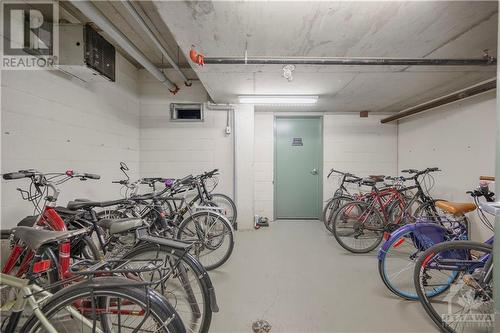 950 Marguerite Avenue Unit#306, Ottawa, ON - Indoor Photo Showing Garage