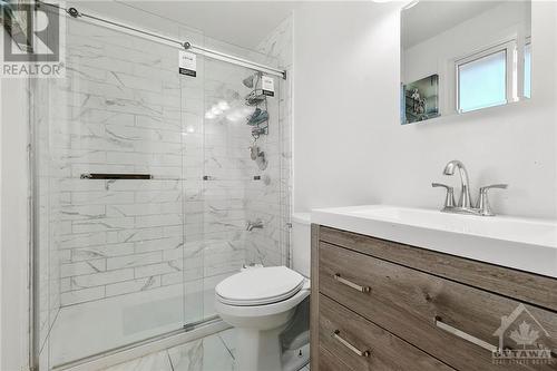 2373 Blackstone Crescent, Ottawa, ON - Indoor Photo Showing Bathroom