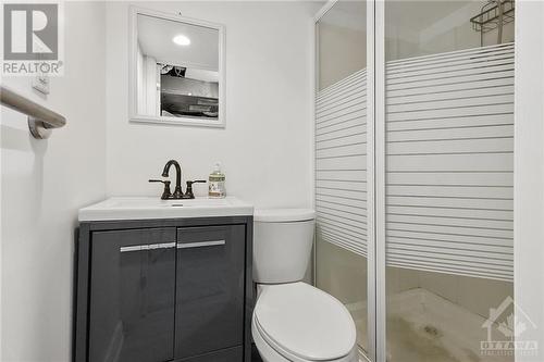 2373 Blackstone Crescent, Ottawa, ON - Indoor Photo Showing Bathroom
