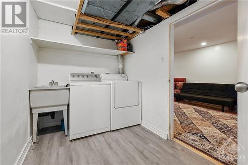 2373 Blackstone Crescent, Ottawa, ON - Indoor Photo Showing Laundry Room
