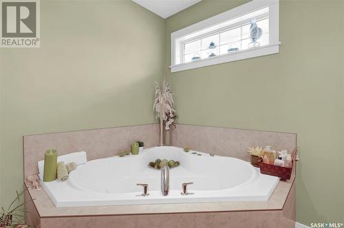4824 Mccombie Crescent, Regina, SK - Indoor Photo Showing Bathroom
