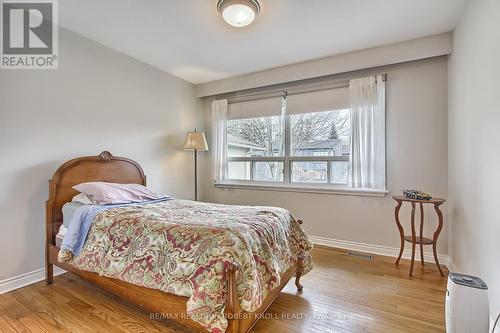 122 Burndale Avenue, Toronto, ON - Indoor Photo Showing Bedroom
