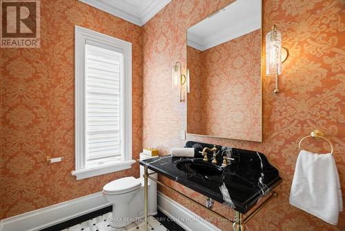 7 Kirkdale Crescent, Toronto, ON - Indoor Photo Showing Bathroom