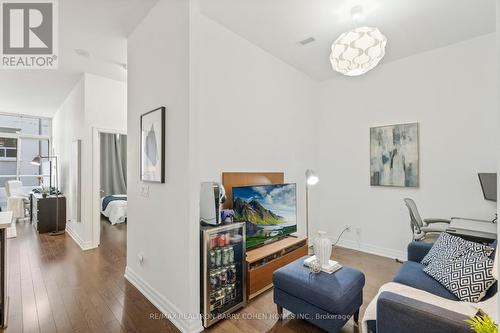 #203 -500 St Clair Ave W, Toronto, ON - Indoor Photo Showing Other Room