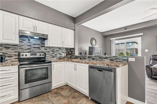 9 Hampton Brook Way|Unit #6, Mount Hope, ON - Indoor Photo Showing Kitchen With Double Sink With Upgraded Kitchen