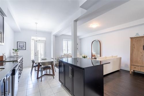 6 Chestnut Drive|Unit #7, Grimsby, ON - Indoor Photo Showing Kitchen With Upgraded Kitchen