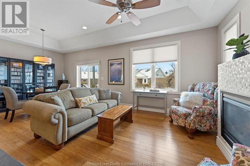 30 Mettawas Lane, Kingsville, ON - Indoor Photo Showing Living Room