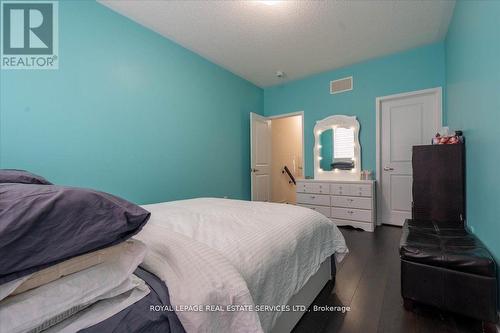 166 Squire Cres, Oakville, ON - Indoor Photo Showing Bedroom