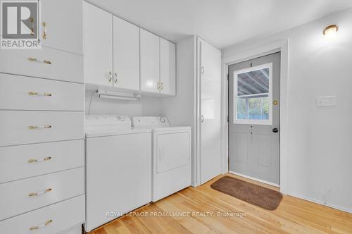 119 Ridley St, Prince Edward County, ON - Indoor Photo Showing Laundry Room