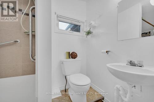 119 Ridley St, Prince Edward County, ON - Indoor Photo Showing Bathroom