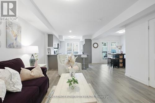 #16 -205 West Oak Tr, Kitchener, ON - Indoor Photo Showing Living Room