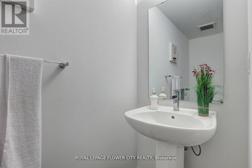 #16 -205 West Oak Tr, Kitchener, ON - Indoor Photo Showing Bathroom
