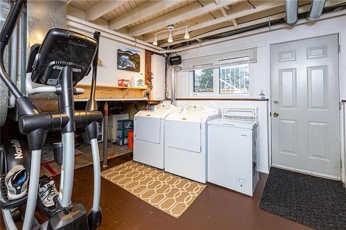 58 Ashgrove Boulevard, Brandon, MB - Indoor Photo Showing Laundry Room