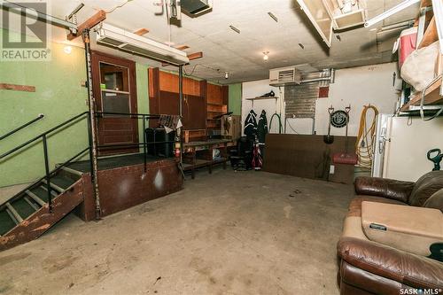 604 Bulling Street W, Kerrobert, SK - Indoor Photo Showing Garage