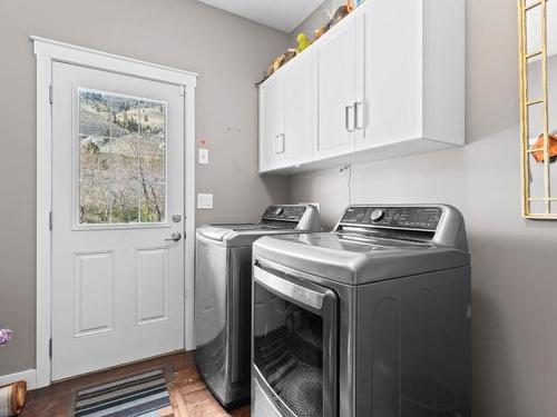 3395 Shuswap Rd, Kamloops, BC - Indoor Photo Showing Laundry Room