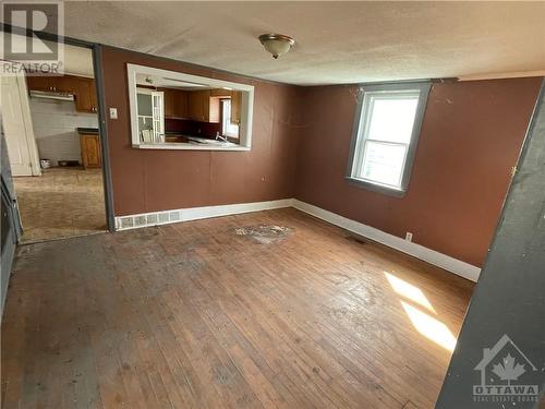 1969 Catherine Street, Rockland, ON - Indoor Photo Showing Other Room