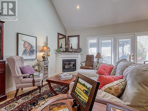 735 Garden Court Crescent, Woodstock, ON - Indoor Photo Showing Living Room With Fireplace