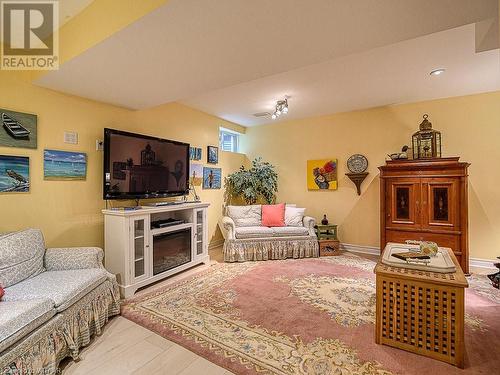 735 Garden Court Crescent, Woodstock, ON - Indoor Photo Showing Living Room