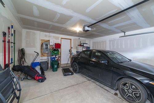 5080 Connor Drive|Unit #20, Beamsville, ON - Indoor Photo Showing Garage