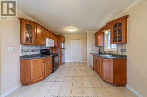 18240 Erie Shores, Blenheim, ON - Indoor Photo Showing Kitchen