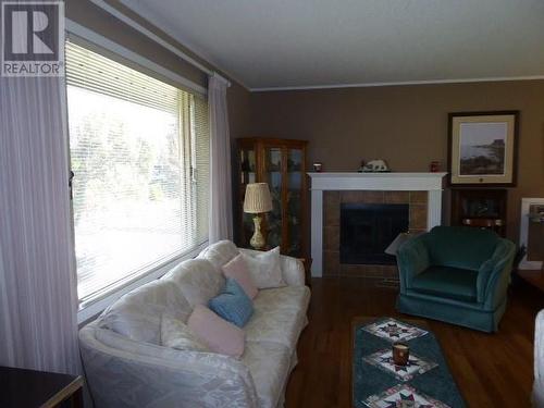 3060 Crosby Road, Vernon, BC - Indoor Photo Showing Living Room With Fireplace