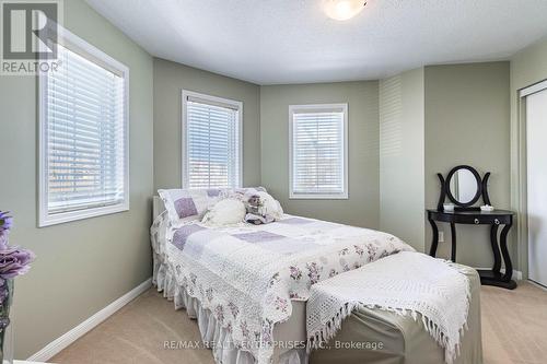 422 Schreyer Cres, Milton, ON - Indoor Photo Showing Bedroom