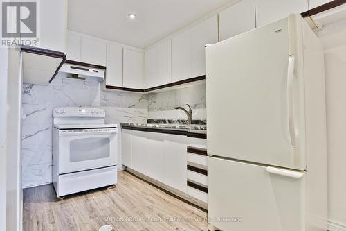 102 Paradelle Cres, Toronto, ON - Indoor Photo Showing Kitchen