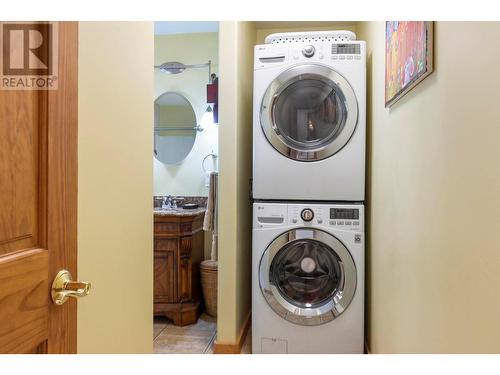 7331 Fintry Delta Road, Kelowna, BC - Indoor Photo Showing Laundry Room