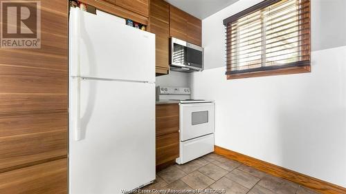 1273 Cottage Place, Windsor, ON - Indoor Photo Showing Kitchen