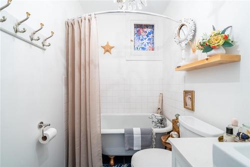 15 Liberty Street, Hamilton, ON - Indoor Photo Showing Bathroom