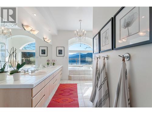 181 Christie Mountain Lane, Okanagan Falls, BC - Indoor Photo Showing Bathroom